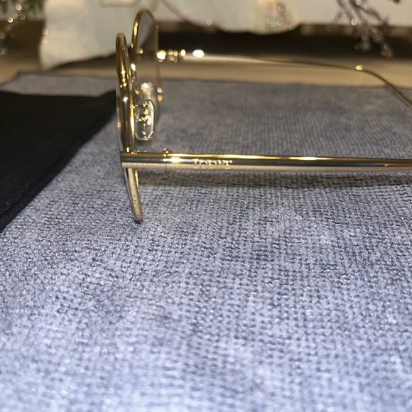 Loewe - Picture 4 of 9